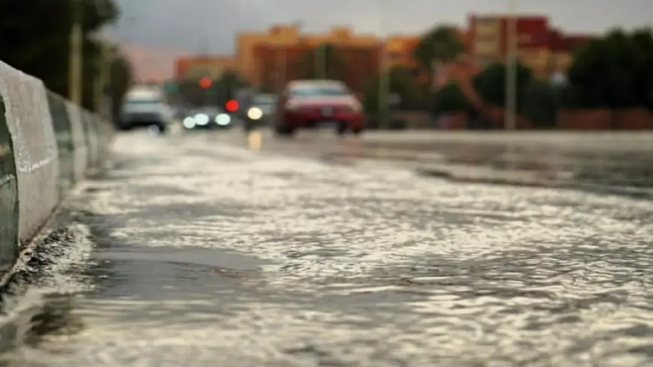 تقلبات جوية حادة.. تحذيرات من أمطار غزيرة ورياح تضرب شمال المملكة الآن